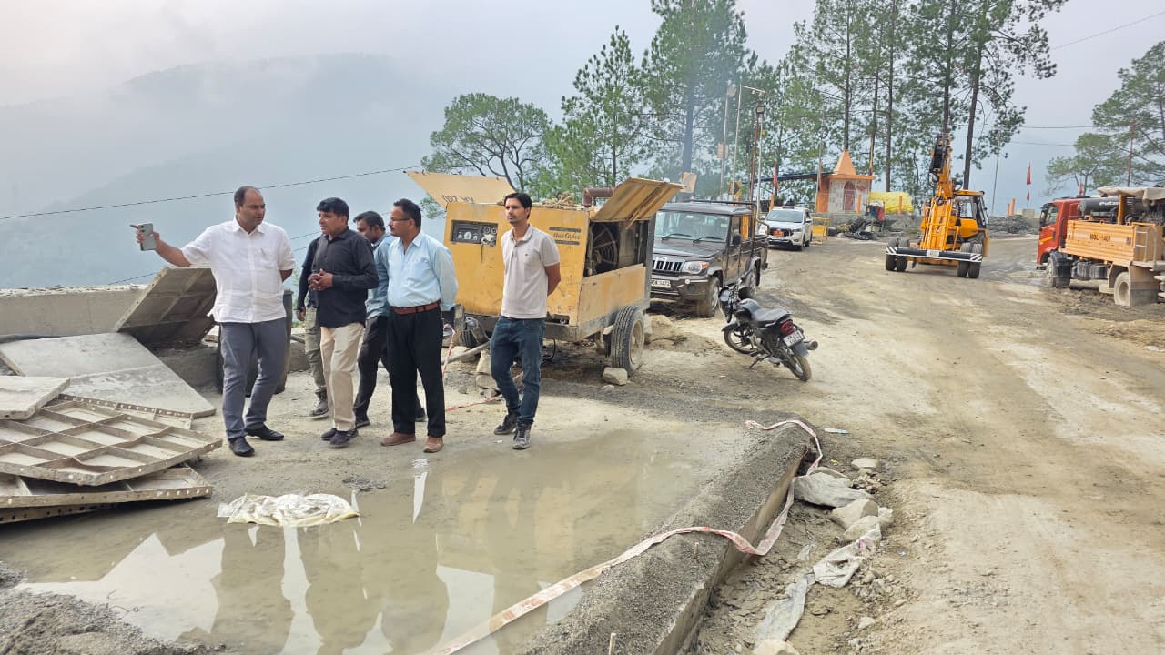 स्वाला निरीक्षण के दौरान जिलाधिकारी ने अधिकारियों को किया निर्देशित