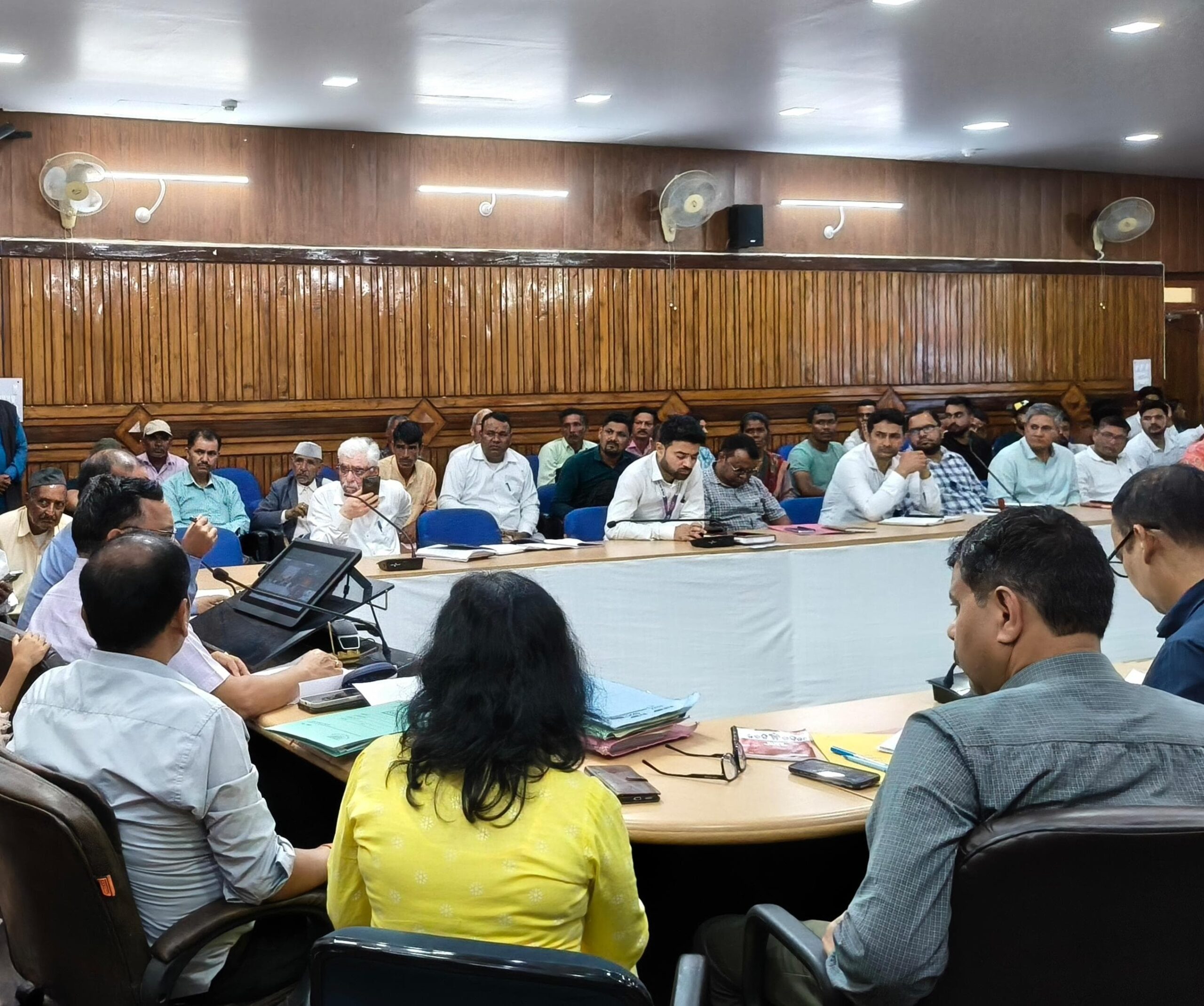 हरेला महोत्सव की तैयारियों को लेकर मुख्य विकास अधिकारी की समीक्षा,