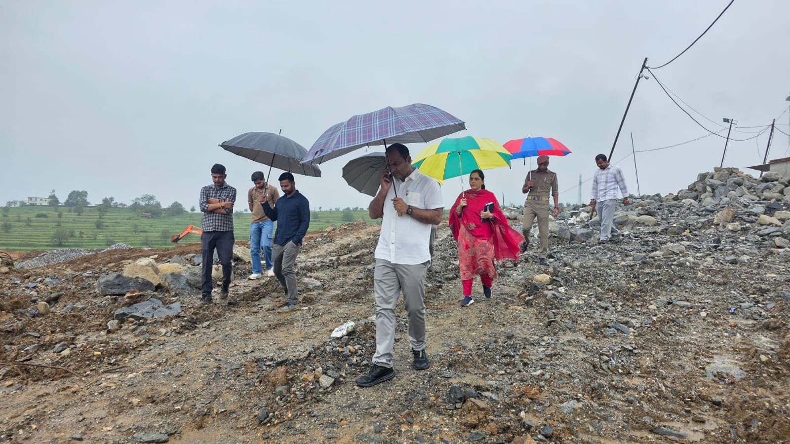 लगभग 257 करोड़ की लागत से निर्माण किये जा रहें गर्ल्स स्पोर्ट्स कॉलेज  का जिलाधिकारी ने किया स्थलीय निरीक्षण*