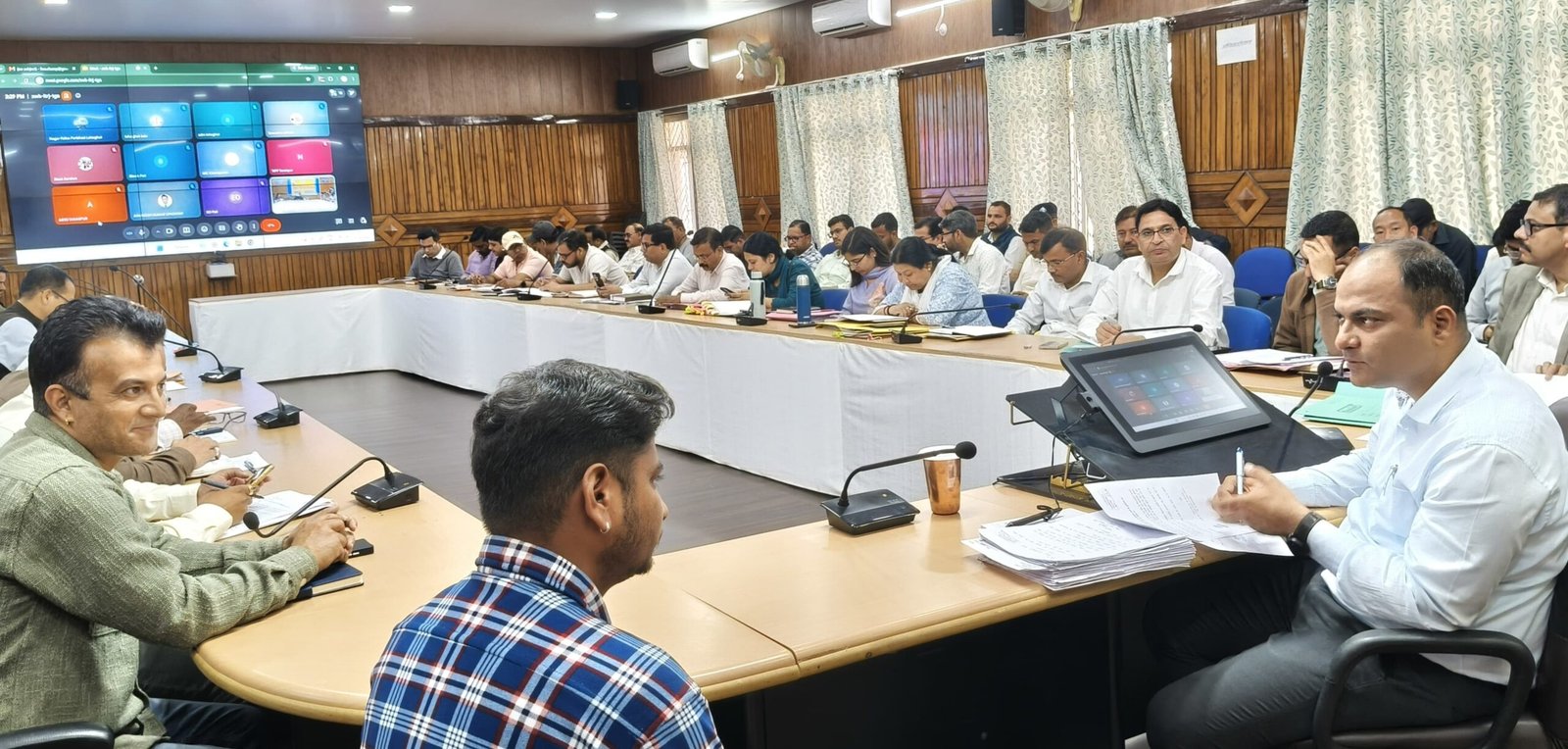 जनता मिलन में 133 आवेदन प्राप्त, जिलाधिकारी मनीष कुमार ने समयबद्ध एवं गुणवत्तापूर्ण निस्तारण के दिए निर्देश*